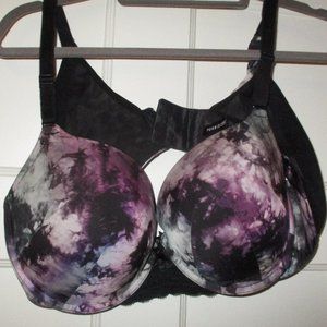 EUC Torrid Curve 42C Black Purple Galaxy space print bra t - shirt style CUTE